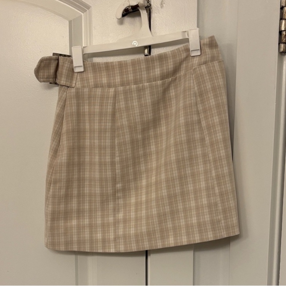 Plaid Tan Skirt - Picture 5 of 5